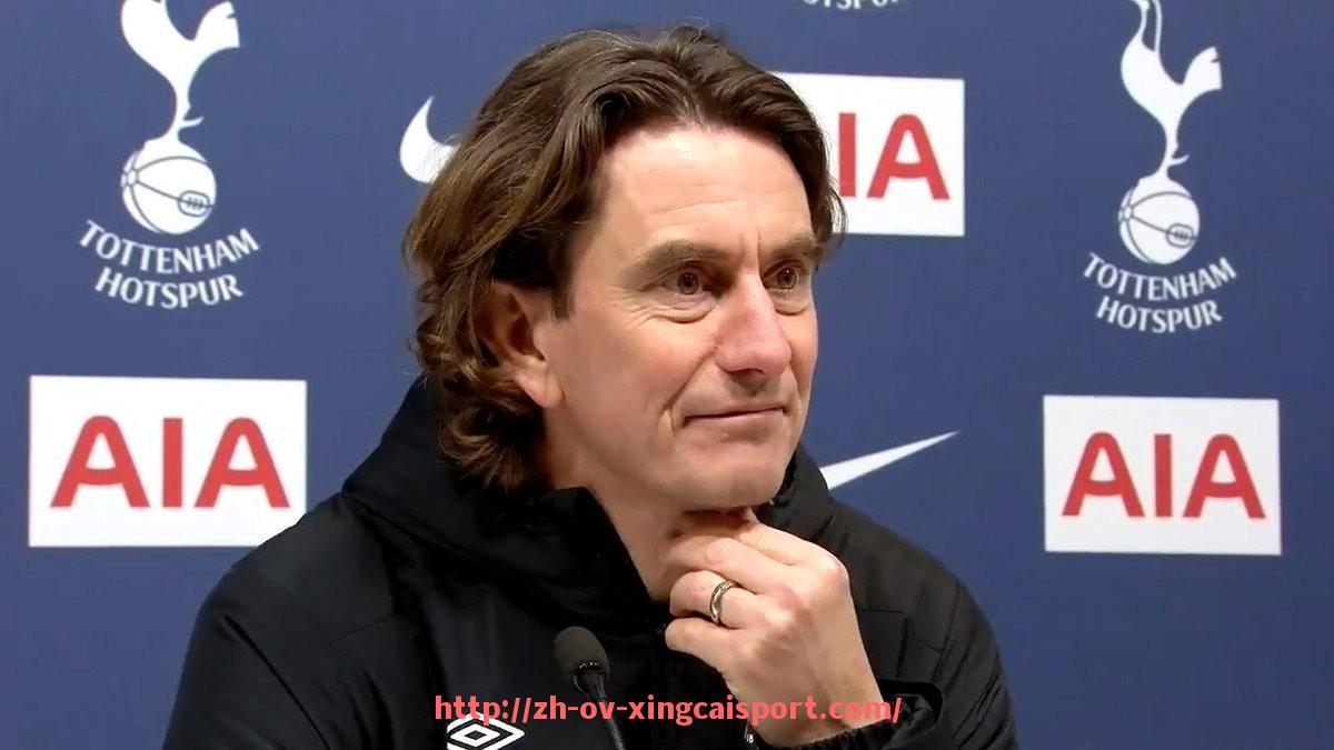 杏彩体育-英超曼联球队员名单更新与战术定位